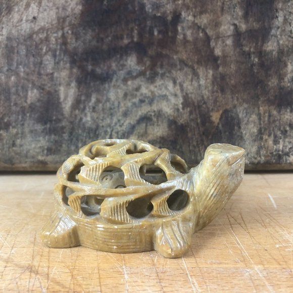 Carved Turtle with Baby Inside Soapstone Figurine Reptile Amphibian - Picture 3 of 7